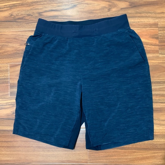 Lululemon T.H.E. Linerless Stripe Core, Blue/Black Short 9” - Men’s SIZE SMALL - Picture 2 of 14